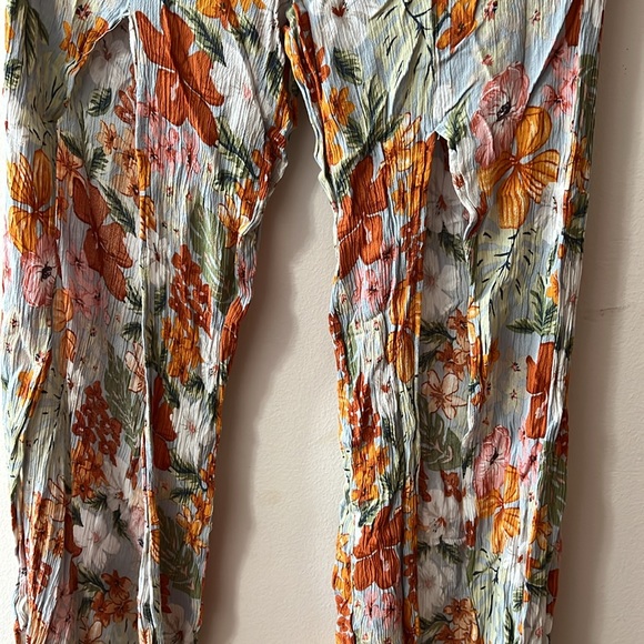 Straight cut beach wear/casual pants - Picture 3 of 7